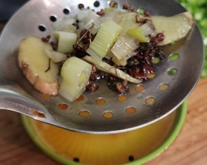 青椒素包子的做法