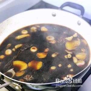 如何制作美味的玫瑰露酒豉油鸡