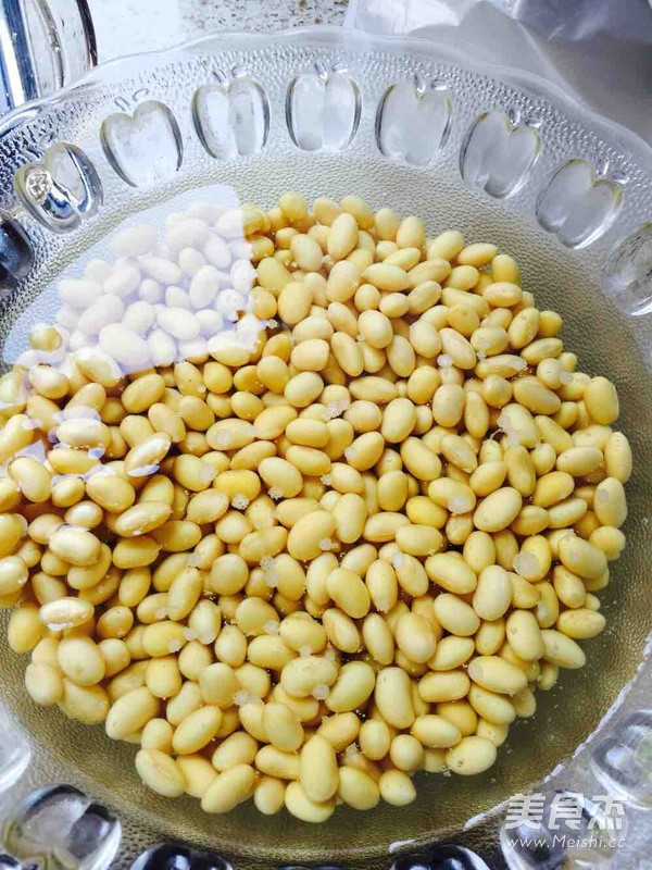 酥烂黄豆炖猪蹄