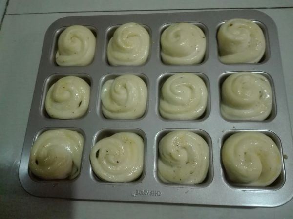 核桃葡萄干小餐包