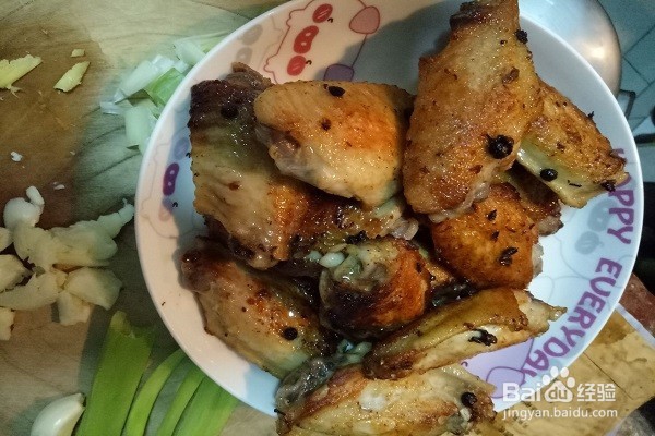 如何做下饭菜--酱香鸡翅