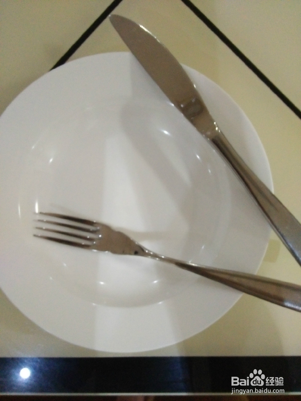 如何判断老外吃饭是否吃完了？