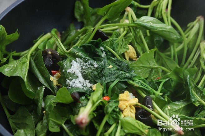 鸡蛋木耳炒菠菜