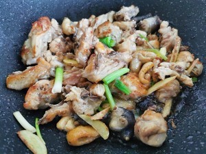 怎么做腐竹焖鸡的攻略/步骤