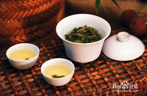 如何去除茶杯上的茶垢?