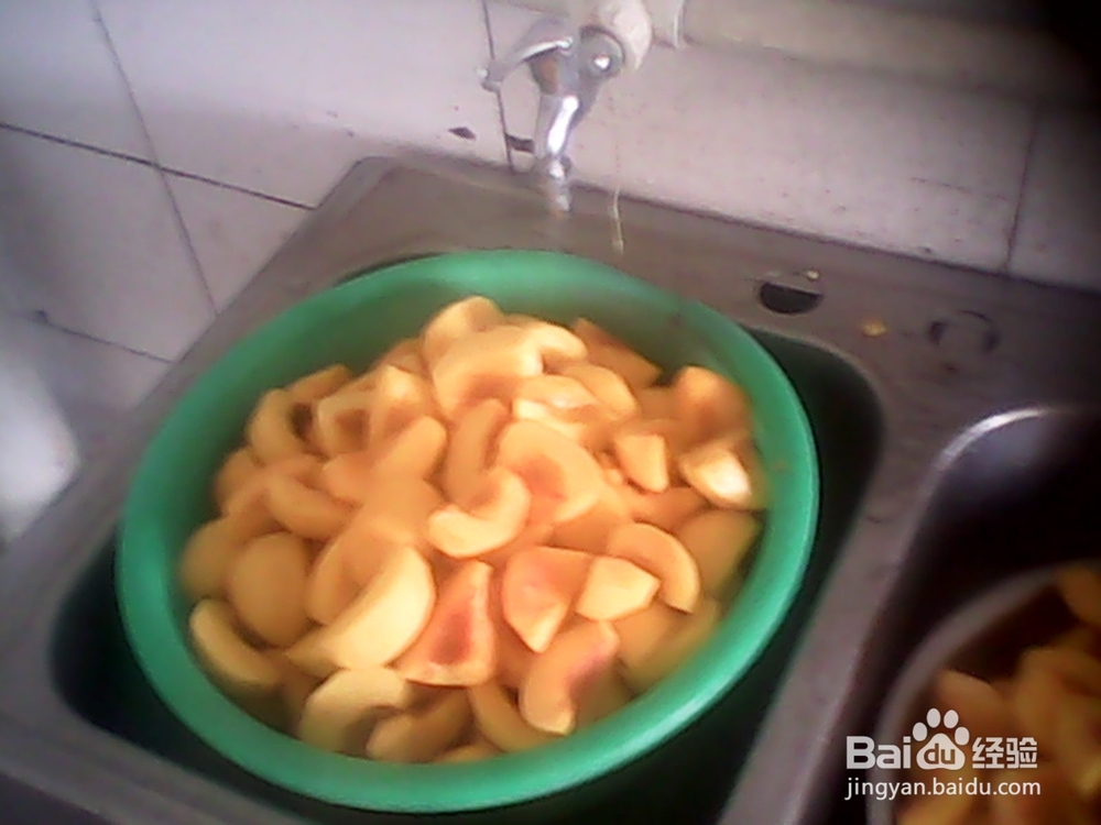 制作糖水桃罐头的方法