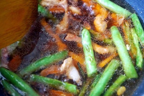 四季豆焖乌冬面