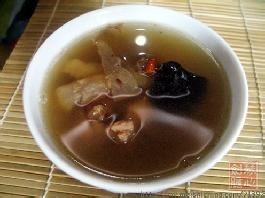 有效延缓衰老的六款灵芝药膳