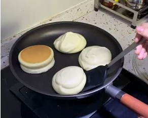 怎样做出香甜可口的无油舒芙蕾松饼步骤