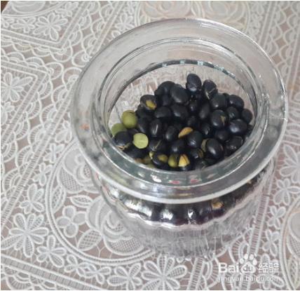 如何制作养生醋泡黑豆呢？
