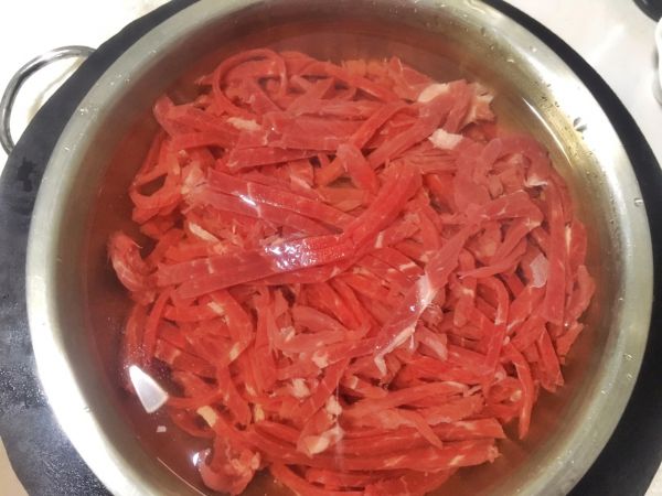 泡椒芹菜牛肉丝