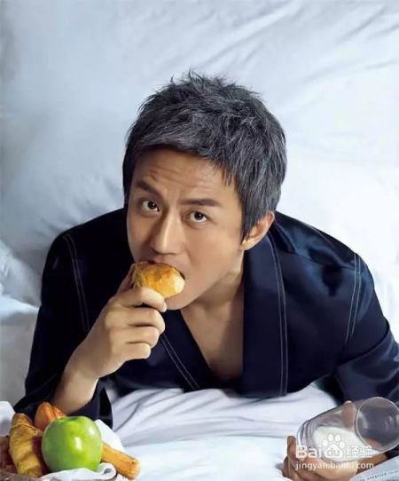 男人睡觉穿什么除了光膀子肯定有更好的选择