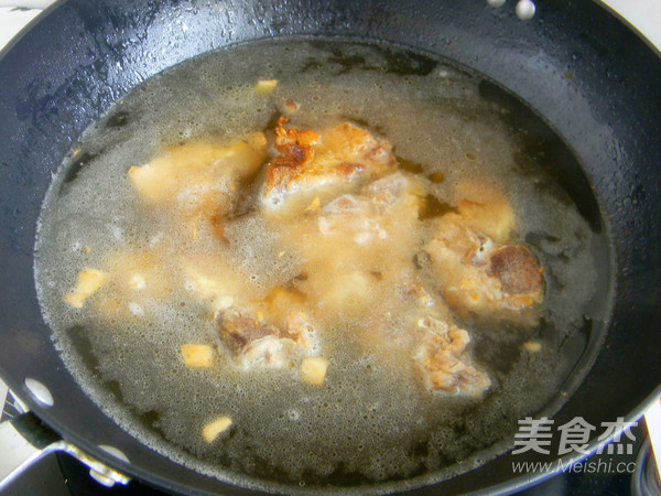 脊骨炖土豆的做法