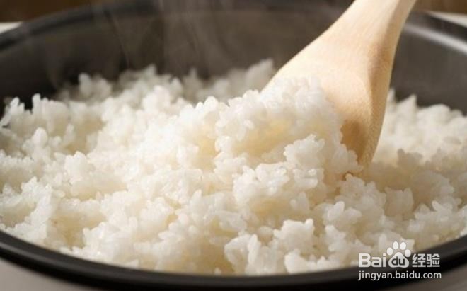 吃储存时间长的冷米饭可能会中毒