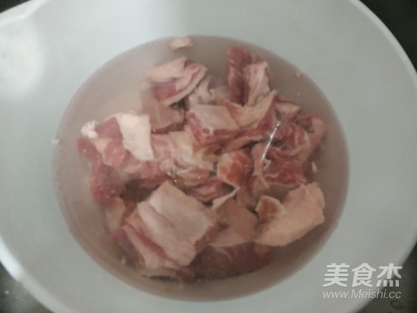 清炖牛肉菌菇汤