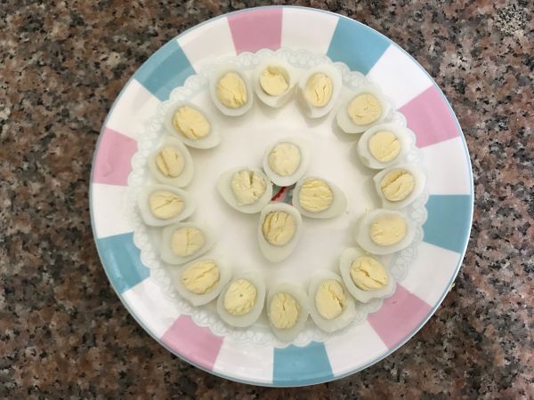 西兰花鹌鹑蛋咖喱饼