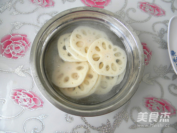 藕片烩肉段的做法