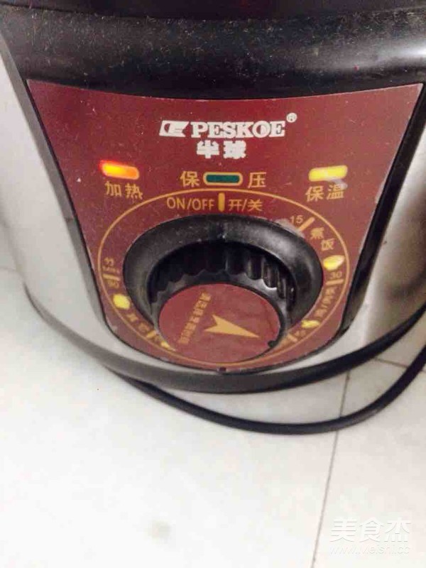 绿豆莲子百合桂圆枸杞汤