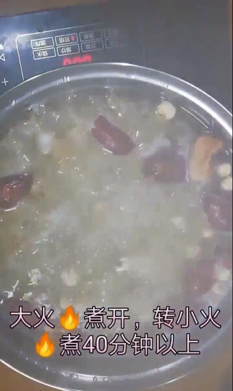 银耳莲子羹怎么做？