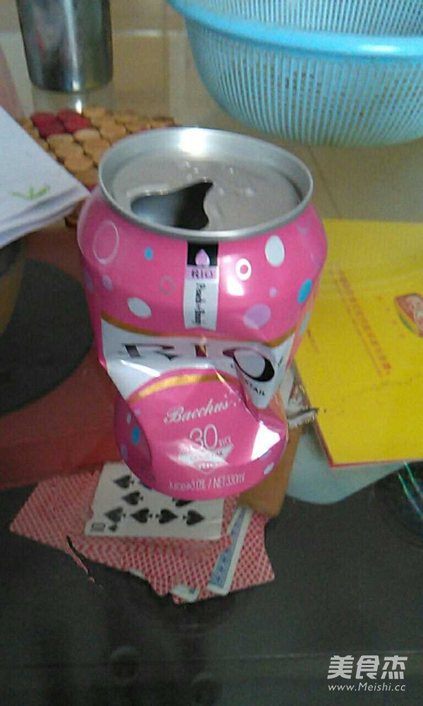 葡萄雪碧饮的做法