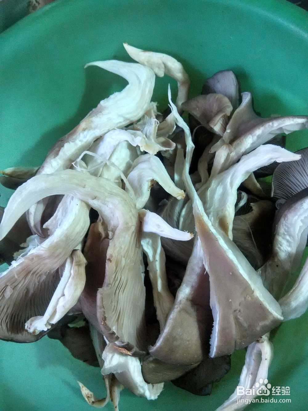 平菇炒香肠白菜