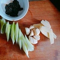素食下饭菜——酱焖小土豆