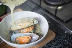 教大家做白汁煮青口