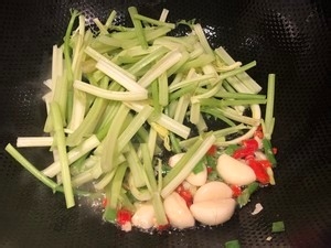 家常香芹炒牛肉