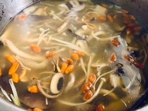 怎么做出鲜到起飞的菌菇汤