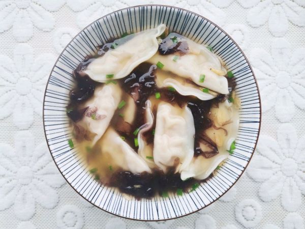 紫菜虾米鲜汤饺