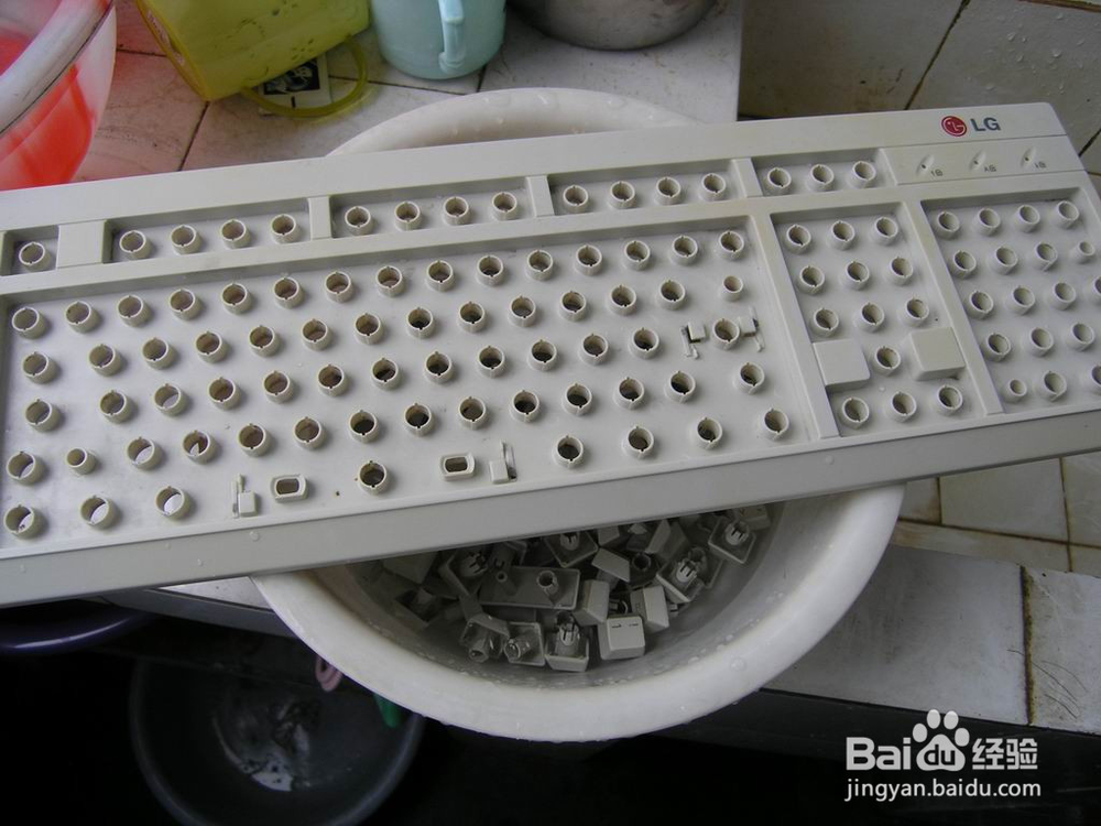 解决键盘脏，键盘细菌