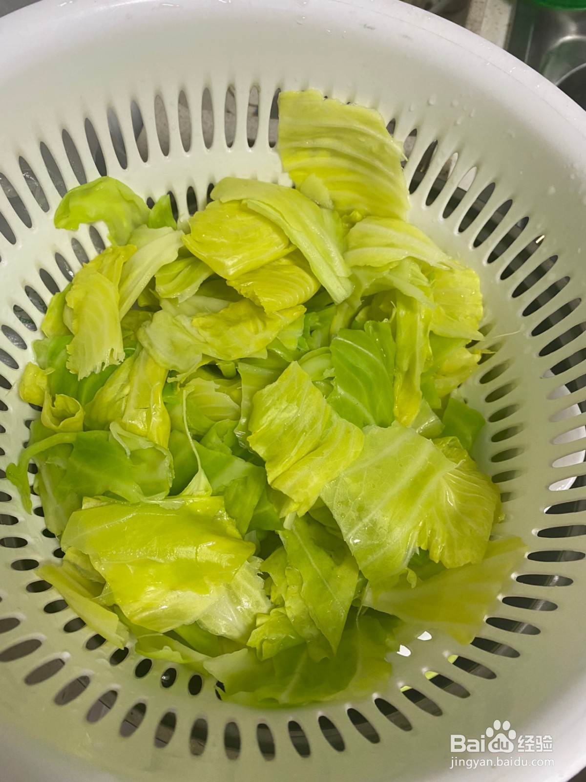 包菜炒腊肉的做法