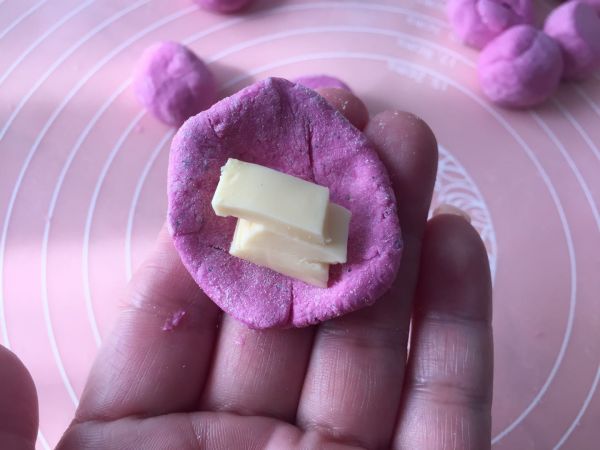 火龙果芝士奶球