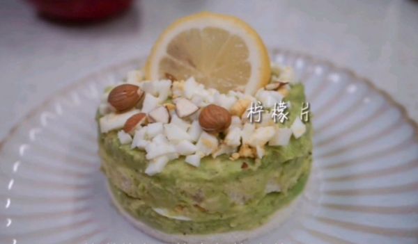 牛油果鸡蛋吐司塔