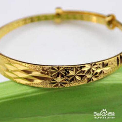 一个金镯子一个玉镯子怎么戴