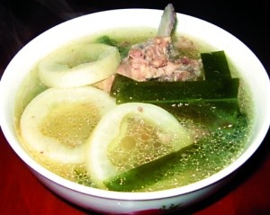 泡萝卜炖排骨汤是怎样制作的