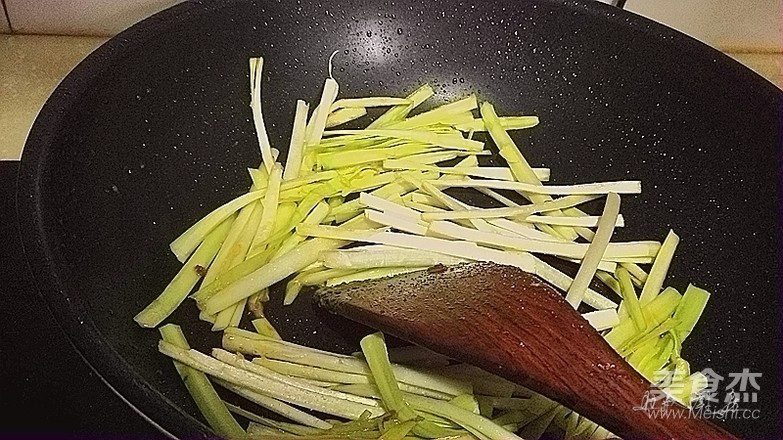 韭黄肉丝的做法