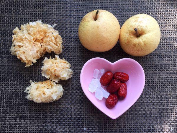 冰糖银耳窝雪梨