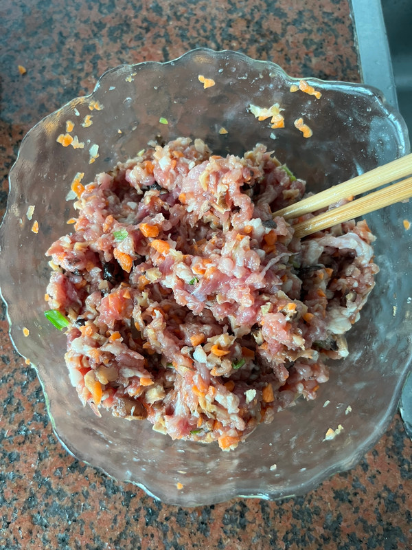 香菇胡萝卜猪肉馅饺子