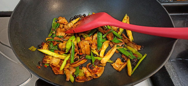 川味蒜苗回锅肉