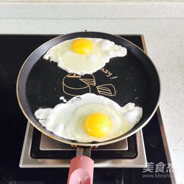 鸡蛋西红柿三明治