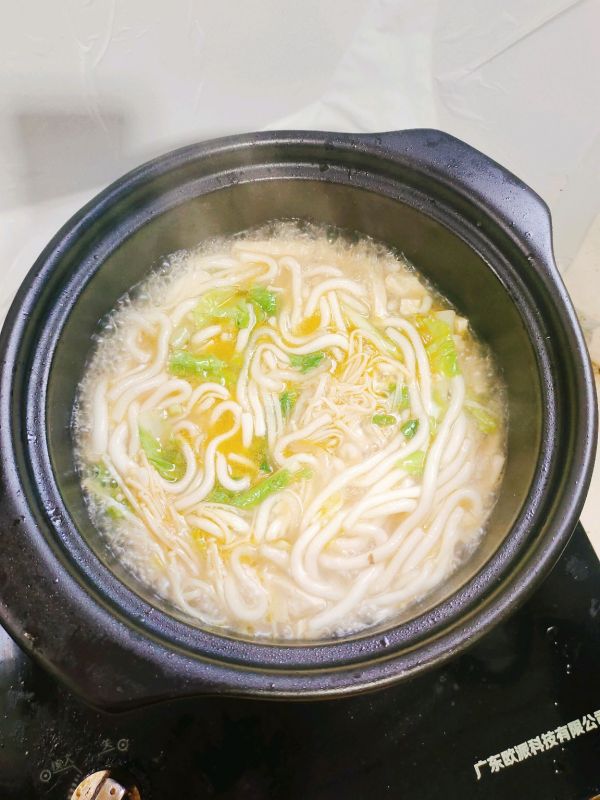 砂锅酸汤土豆粉