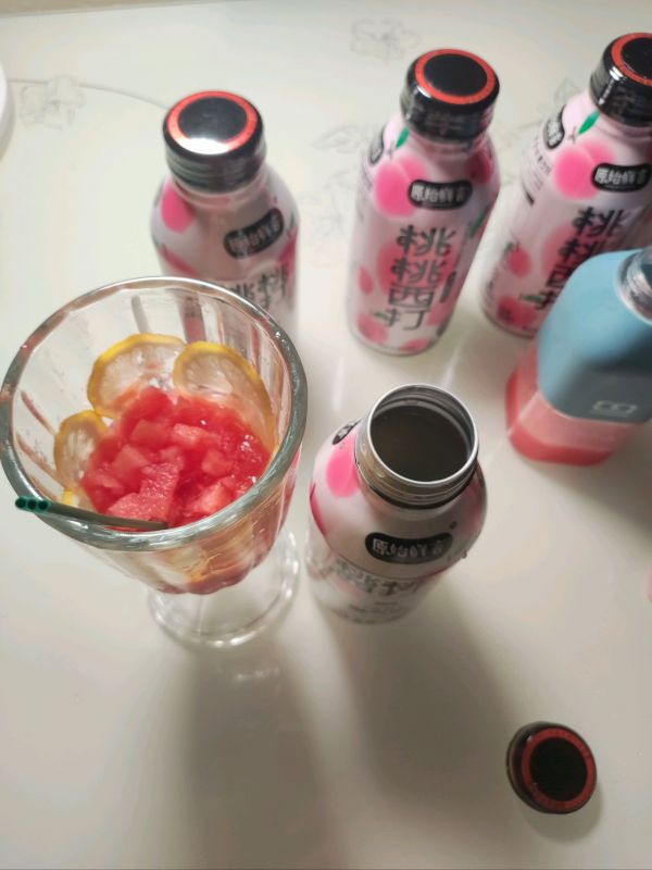 西瓜桃桃气泡水