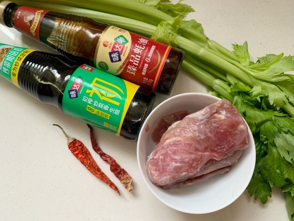 黑椒干煸肉丝芹菜