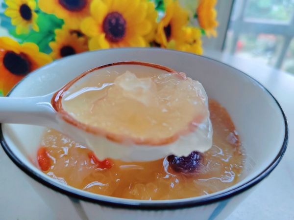 冰糖银耳雪梨汤