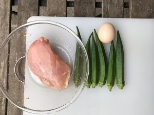 健康养生佳品海参配秋葵酿肉的做法