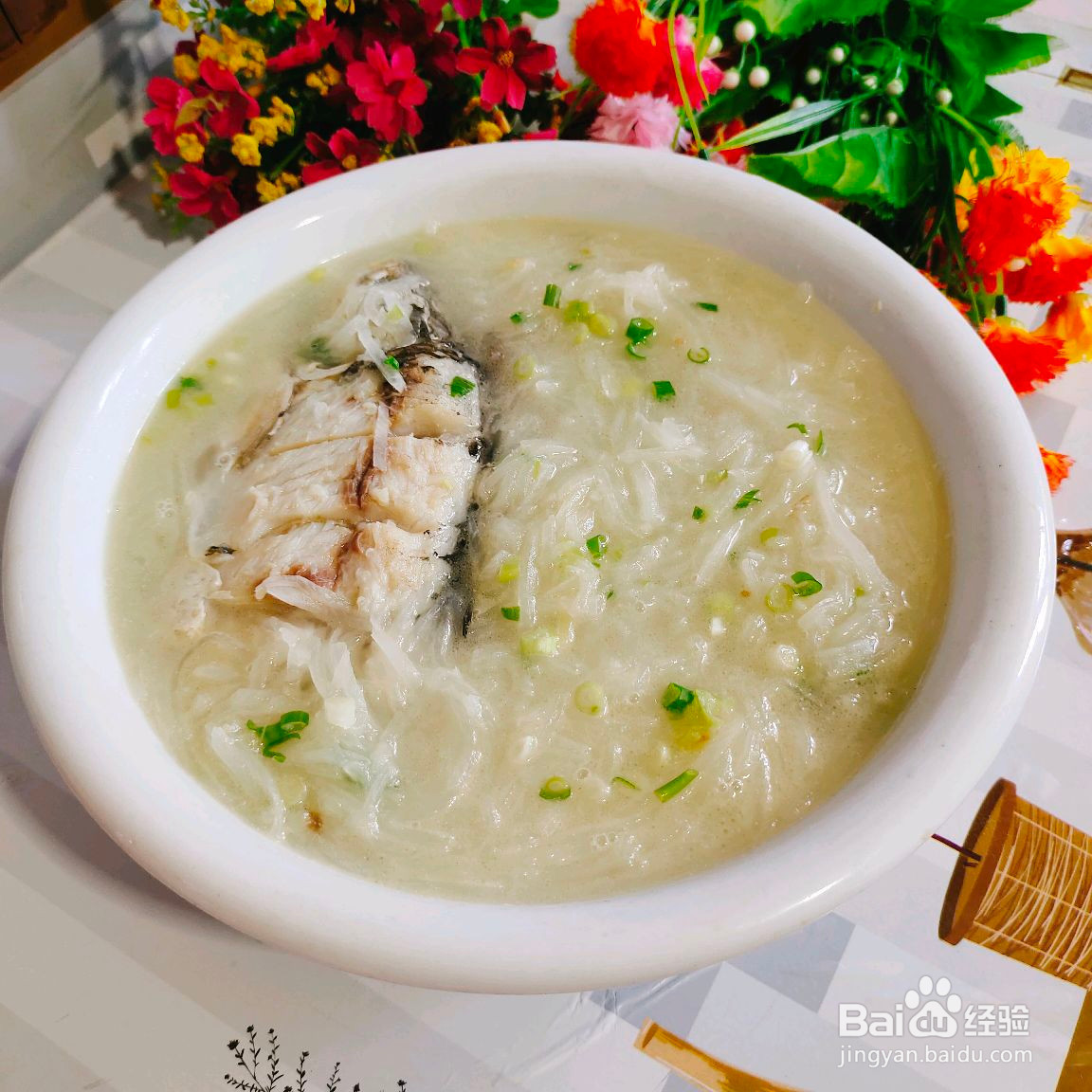 萝卜丝鲫鱼汤的做法