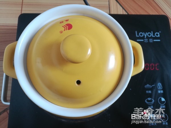 非常神奇的银耳红枣羹