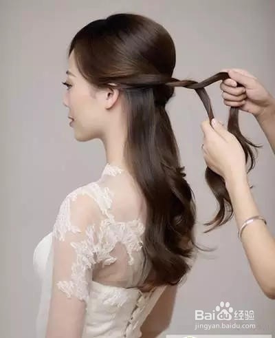 新娘发型简单大方步骤