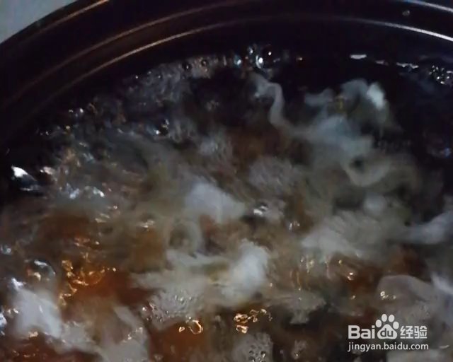 妈妈教我做的紫薯桃胶银莲羹